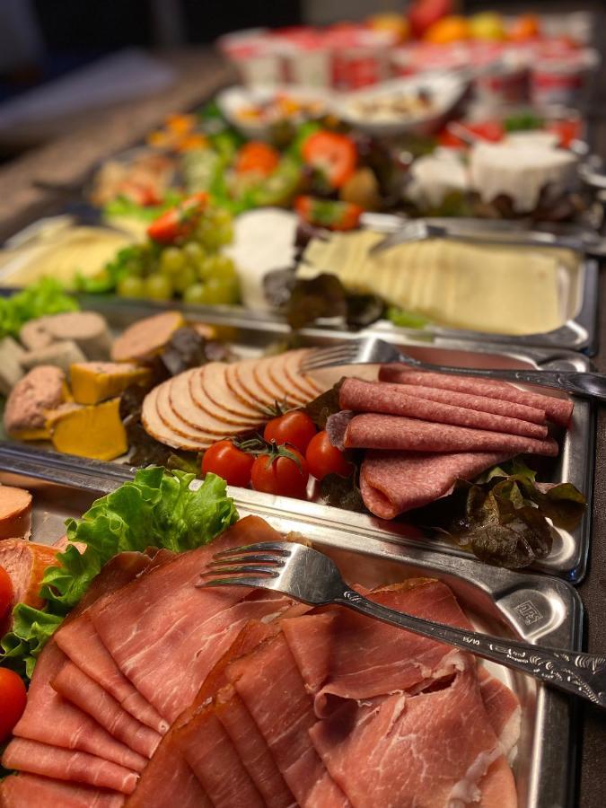 Marktplatzhotel - Restaurant Tafelspitz 바인하임 외부 사진